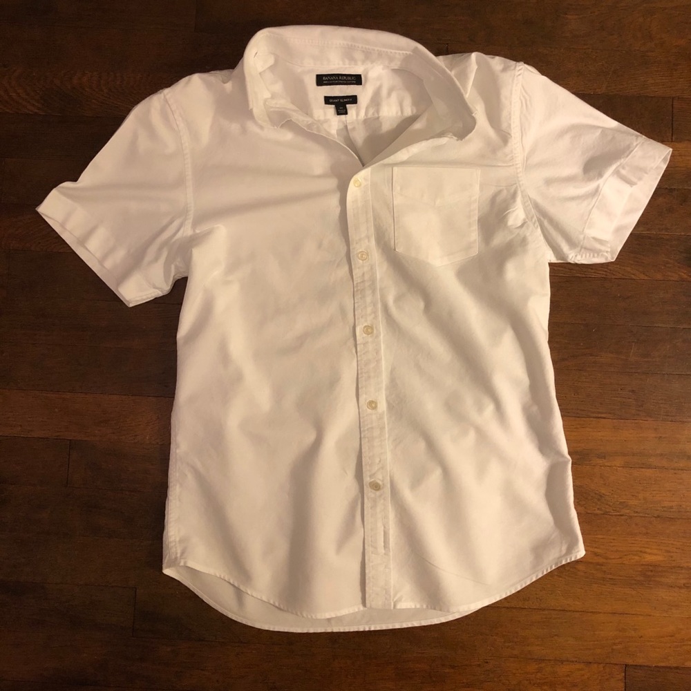 Banana Republic Short Sleeve Button Down